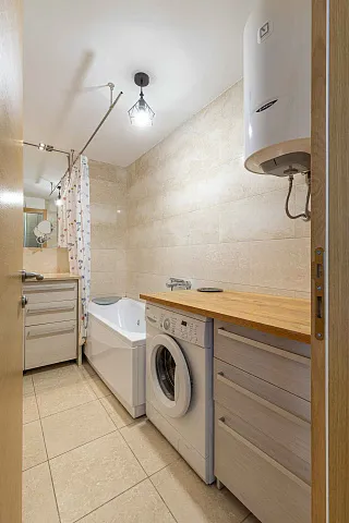 Modern, Comfortable, and Fully Equipped One-Bedroom Apartment Near the Beach — photo 12