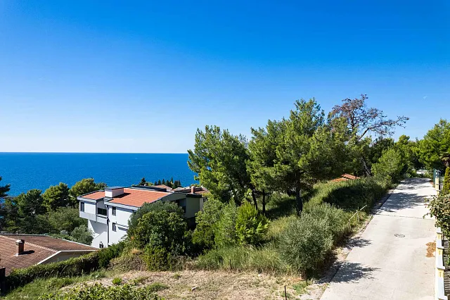 Sea-view land plot in Šušanj, 150 m from the beach — 950 m² — photo 17