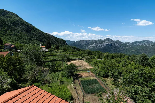 Urbanized land for sale, located in the heart of Crmnica