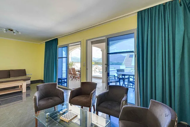 Spacious house with sea views in the picturesque area of ​​Djurashevichi — photo 11