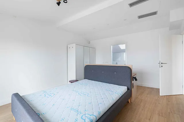 Luxury penthouse with spectacular sea views — photo 26