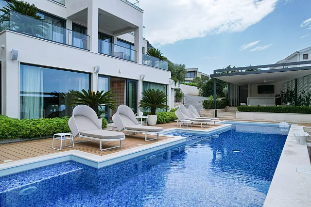 Exclusive Villa in Blizikuće, near Sveti Stefan — photo 47
