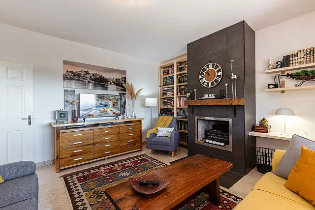 Family Home with Panoramic Nature Views — photo 64