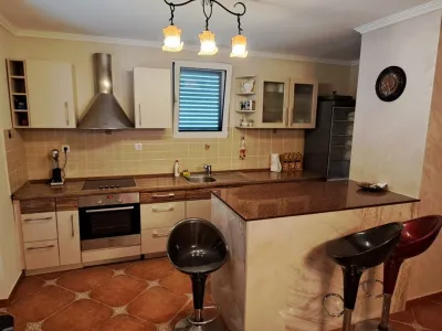 Современная вилла с бассейном — Близикуче, Черногория