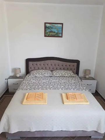 House with three apartments in Zagrađe, Sutomore — 450 m² — photo 6