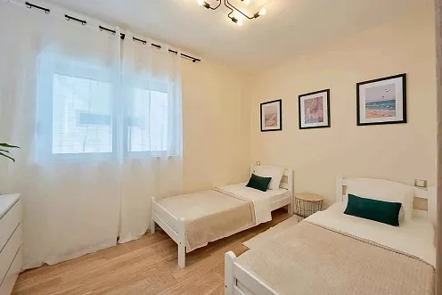Two-room apartment in Dobrota — photo 3
