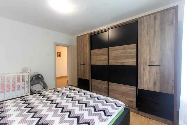 Three-story furnished house in Sutomore — photo 7