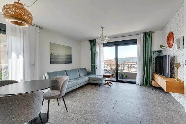 Modern three-bedroom apartment in the centre of Tivat with sea views — photo 8