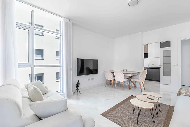 Spacious and Airy Apartment in the Heart of Budva — photo 10