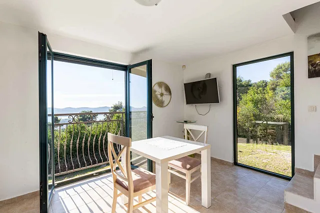 57 m² house with one bedroom, two floors, and a beautiful plot with sea views in Mrčevac. — photo 10
