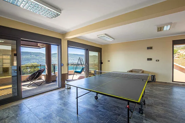 Excellent villa in the center of Herceg Novi — photo 23