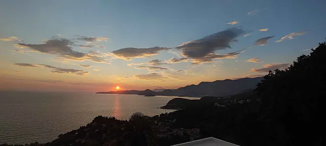 Elegant Stone Mansion with Sea View near Sveti Stefan — photo 21