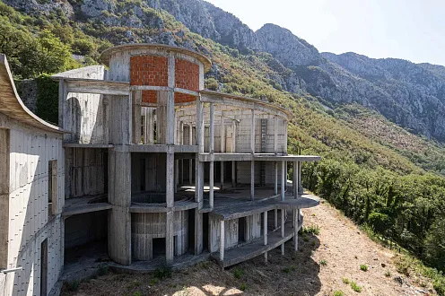 7,715 m² Land with Structures and Unfinished Construction near Sveti Stefan — photo 2