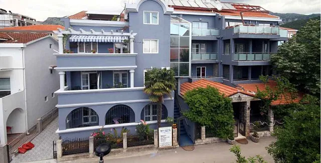 1158 Budva  Hotel 37r 1800m2 — photo 1
