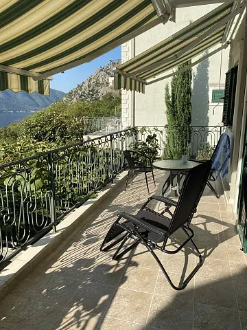 Zu verkaufende Wohnung in Orahovac mit Panoramablick auf das Meer — photo 4