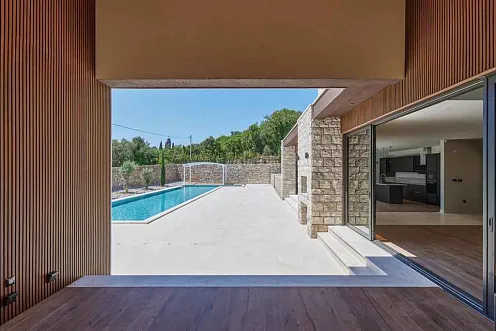 Luxury villa with pool and spectacular sea view