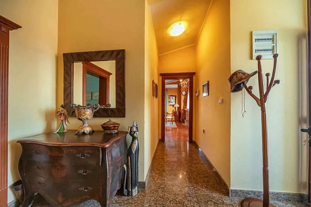 Five-room duplex in Bar near the sea