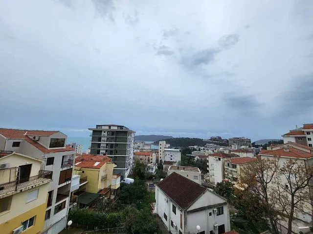One bedroom apartment with sea view in Becici — photo 10