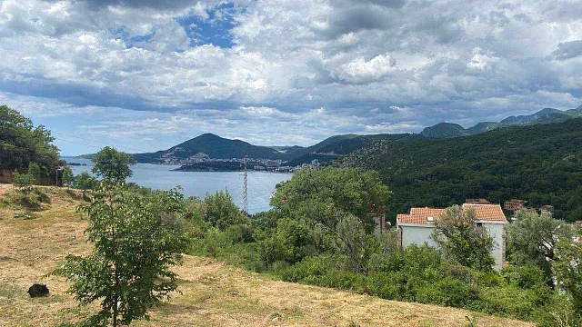 Plot of 676 m2 in the Kamenovo area with a ready-made project — photo 4