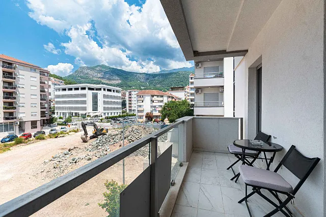 Spacious and Airy Apartment in the Heart of Budva