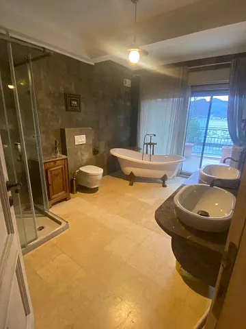 Вилла на первой линии в Крашичах, 240 м² — photo 6