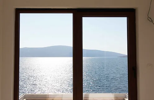 Luxury apartments on the first line of the sea in Opatovo — photo 3