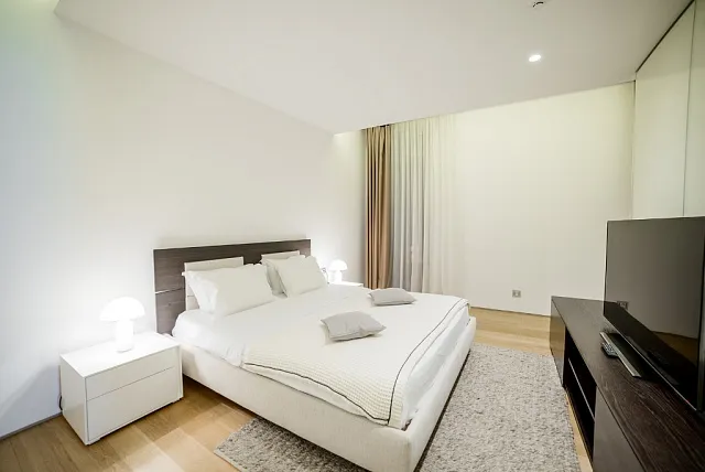 Apartments in a premium complex on the first line — photo 7