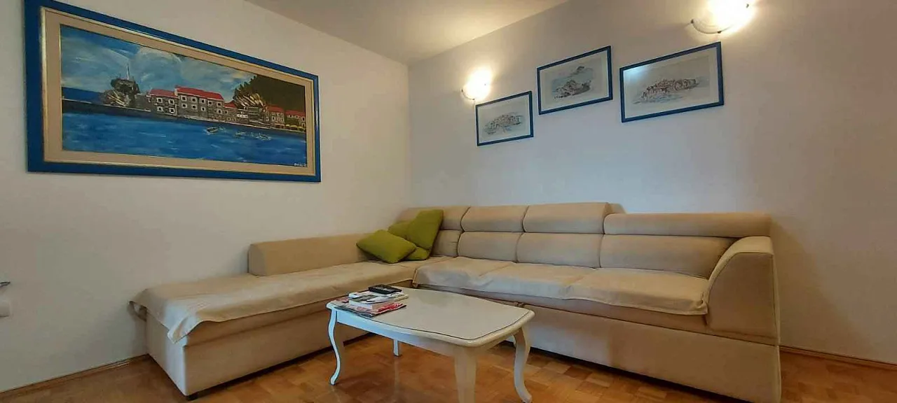 A furnished apartment in Petrovac