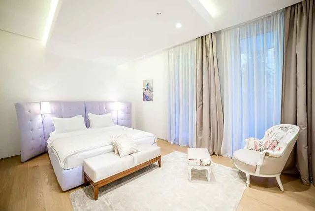 Apartments in a premium complex on the first line — photo 6