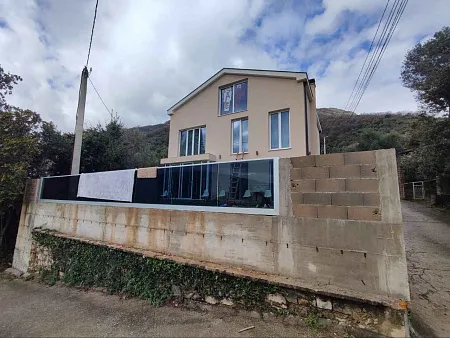 Sea View House in Baošići, Montenegro — Plot 1,018 m² — photo 2