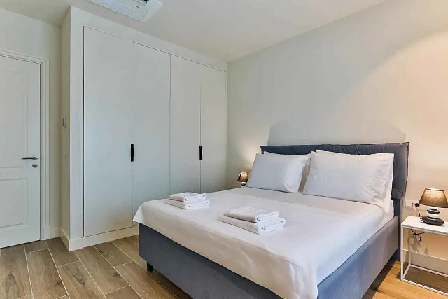 A 95 m² apartment in the prestigious Luštica Bay resort with beautiful sea views. — photo 4