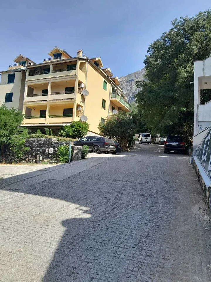 # 6791 Wohnung in Ljuta, 46 m² und 50 m vom Meer entfernt