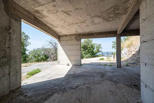7,715 m² Land with Structures and Unfinished Construction near Sveti Stefan — photo 3