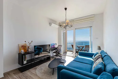 A one-bedroom apartment of 53m² in Dobre Vode — photo 2