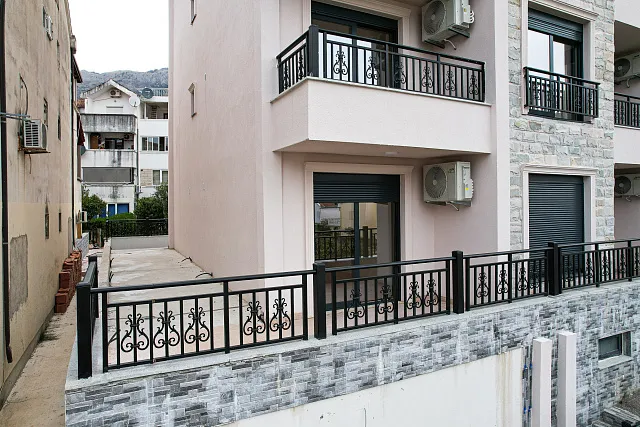 Modern Apartment Building with Sea View in Budva — photo 8