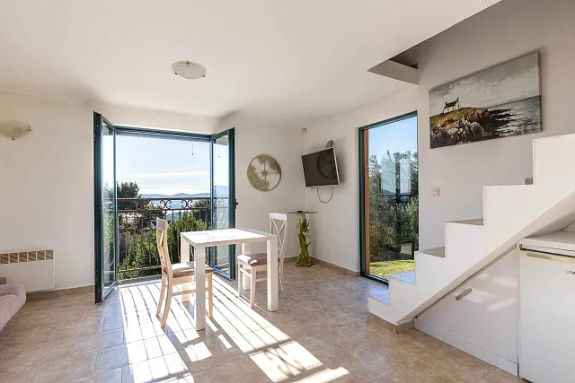 57 m² house with one bedroom, two floors, and a beautiful plot with sea views in Mrčevac. — photo 9