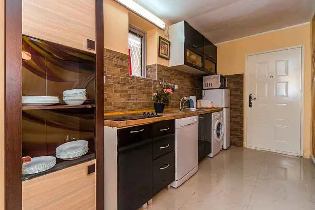 Apartment 60m2 with two bedrooms in Rafailovici — photo 4
