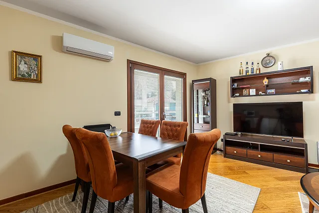 6752 Two apartments of 57 m² each in Rafailovići, first line — photo 9