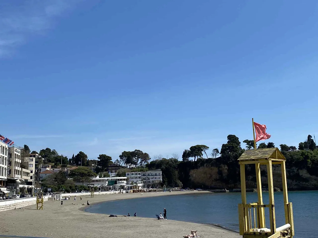 A house with a restaurant in a unique location in Ulcinj