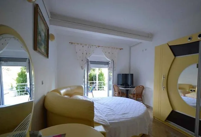 Large house in Sutorina with a swimming pool and a spacious yard — photo 7