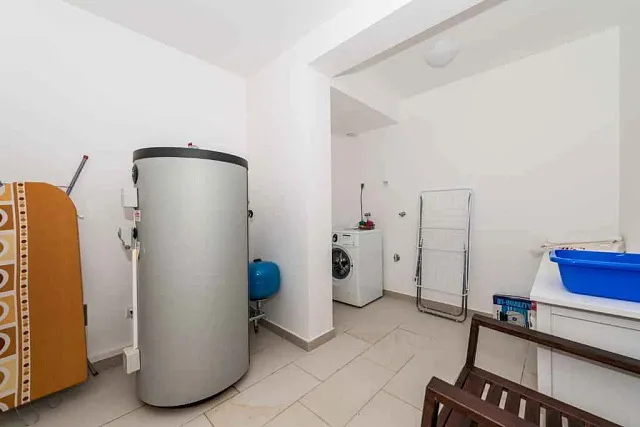 Modern townhouse in Lucici — photo 10