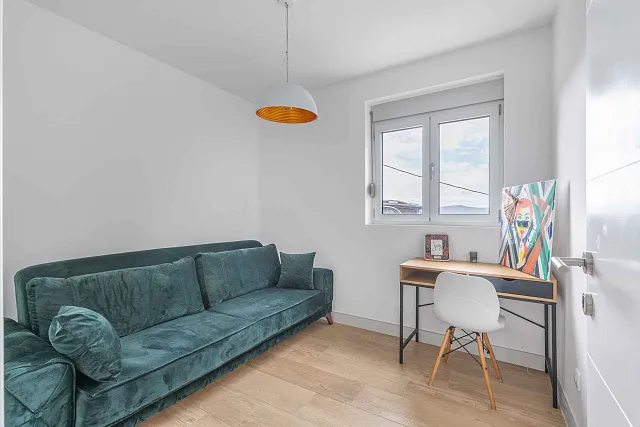 For Sale: Spacious Three-Bedroom Apartment with Sea View and a 40 m² Terrace — photo 4