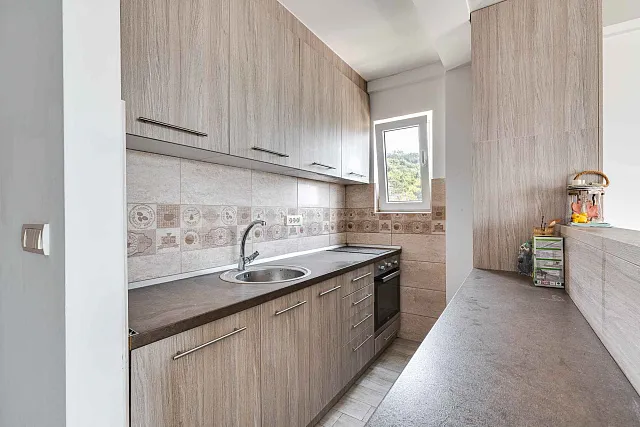Modern 55 m² Apartment with Parking in Tivat — photo 5