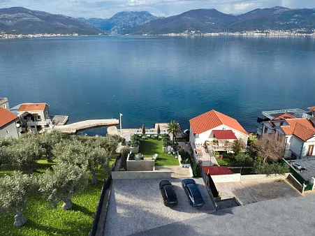 House for project on the first line with access to the sea in Krasici — photo 3