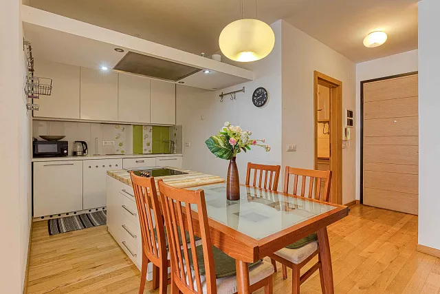 Modern, Comfortable, and Fully Equipped One-Bedroom Apartment Near the Beach — photo 17