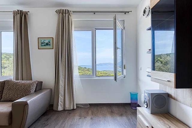 Элегантный дом с потрясающим видом на Бока-Которский залив в Herceg Novi — photo 14