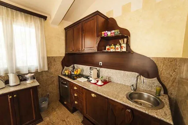 Penthouse in the heart of Budva with stunning city views — photo 10
