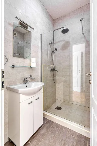  A seaview apartment in Becici — photo 24