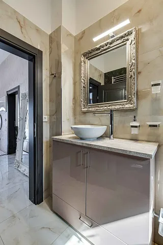 Two-storey spacious house in Sutomore — photo 11