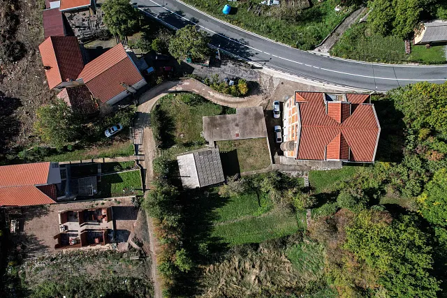 Urbanized Plot with Sea View and Own Water Source – Lapčići, 1,000 m²